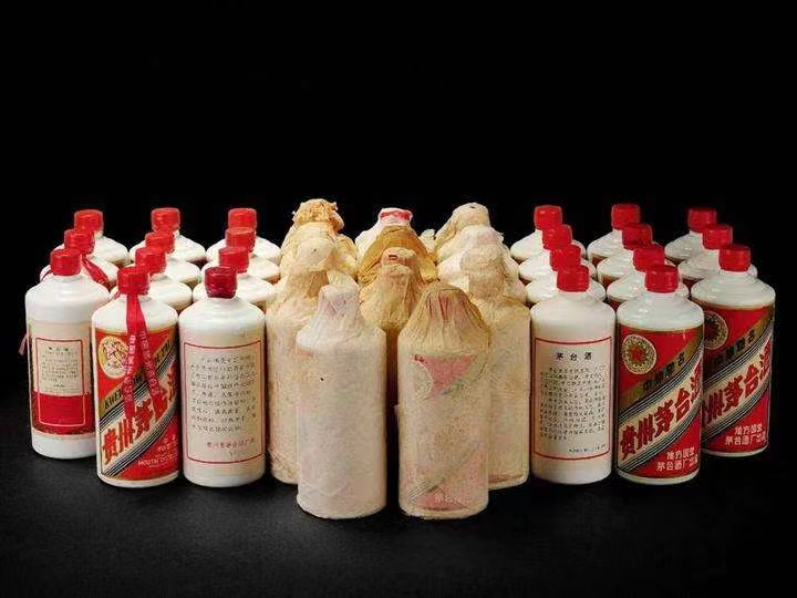 鲁山日照岚山回收酒价格哪里回收(附近上门回收茅台酒）?